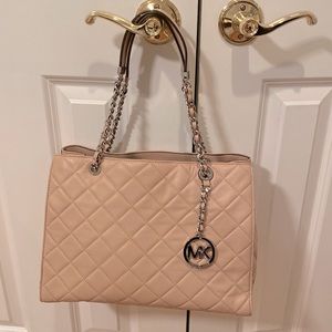 Michael Kors Susannah large quilted leather chain bag - EUC